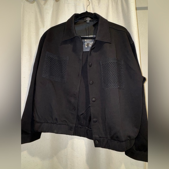 Alezza Paris women’s Black Button-Up Jacket with mesh pockets. Size XL. NWT - Picture 2 of 7